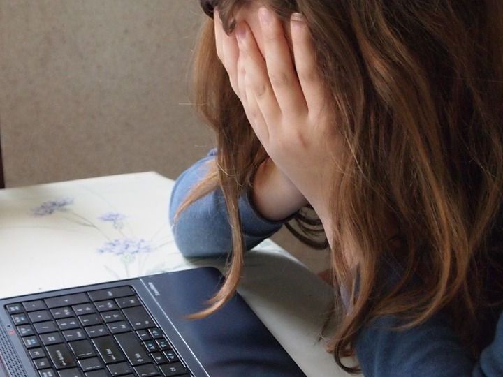 Kinder und Jugendliche haben es bei der Zeitumstellung schwer. Kinder und Jugendliche haben es bei der Zeitumstellung schwer.