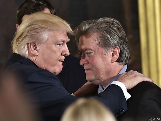 Trump organisierte das Gremium um - auf Kosten von Bannon Trump organisierte das Gremium um - auf Kosten von Bannon