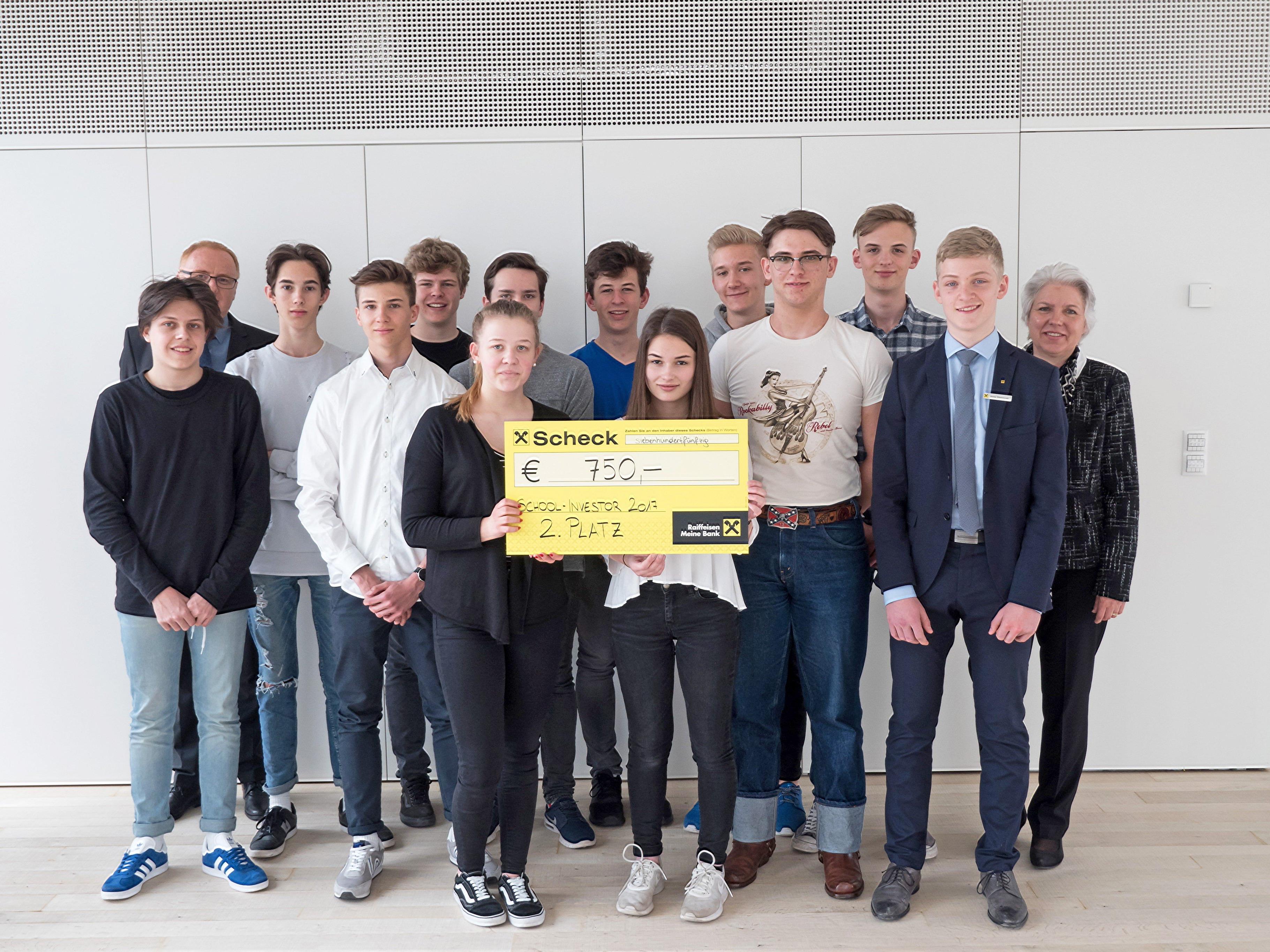 Die Schüler des Wirtschaftsmoduls machten den zweiten Platz und bekamen 750 Euro.