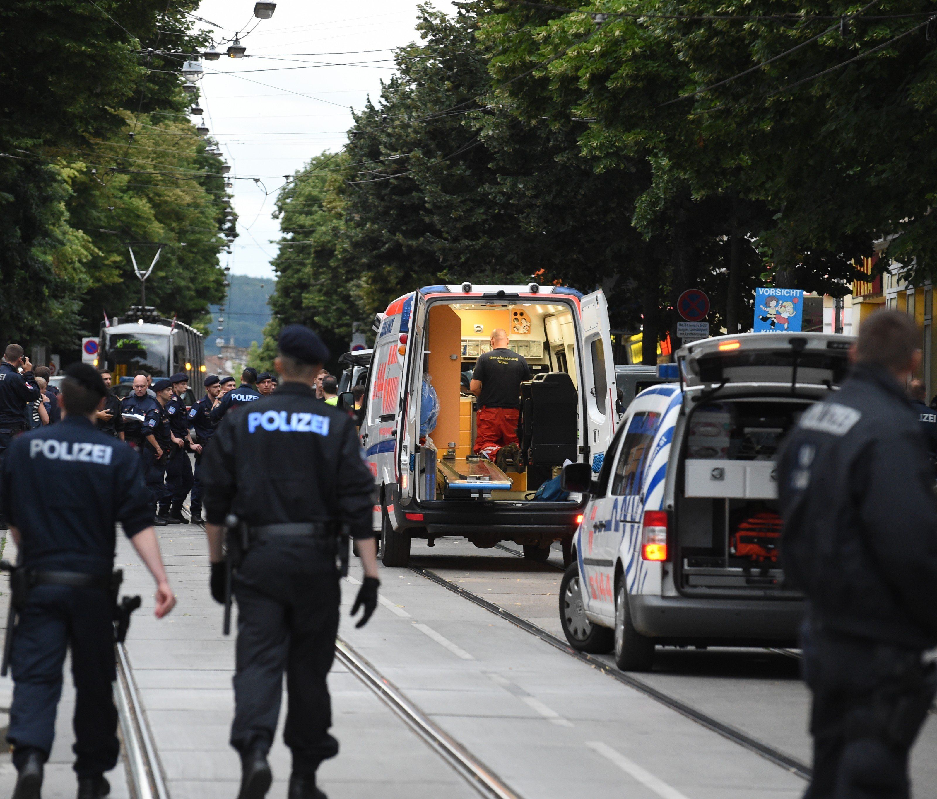 Bei dem Supermarkt-Überfall in Wien-Penzing wurde ein Polizist getötet. Bei dem Supermarkt-Überfall in Wien-Penzing wurde ein Polizist getötet.