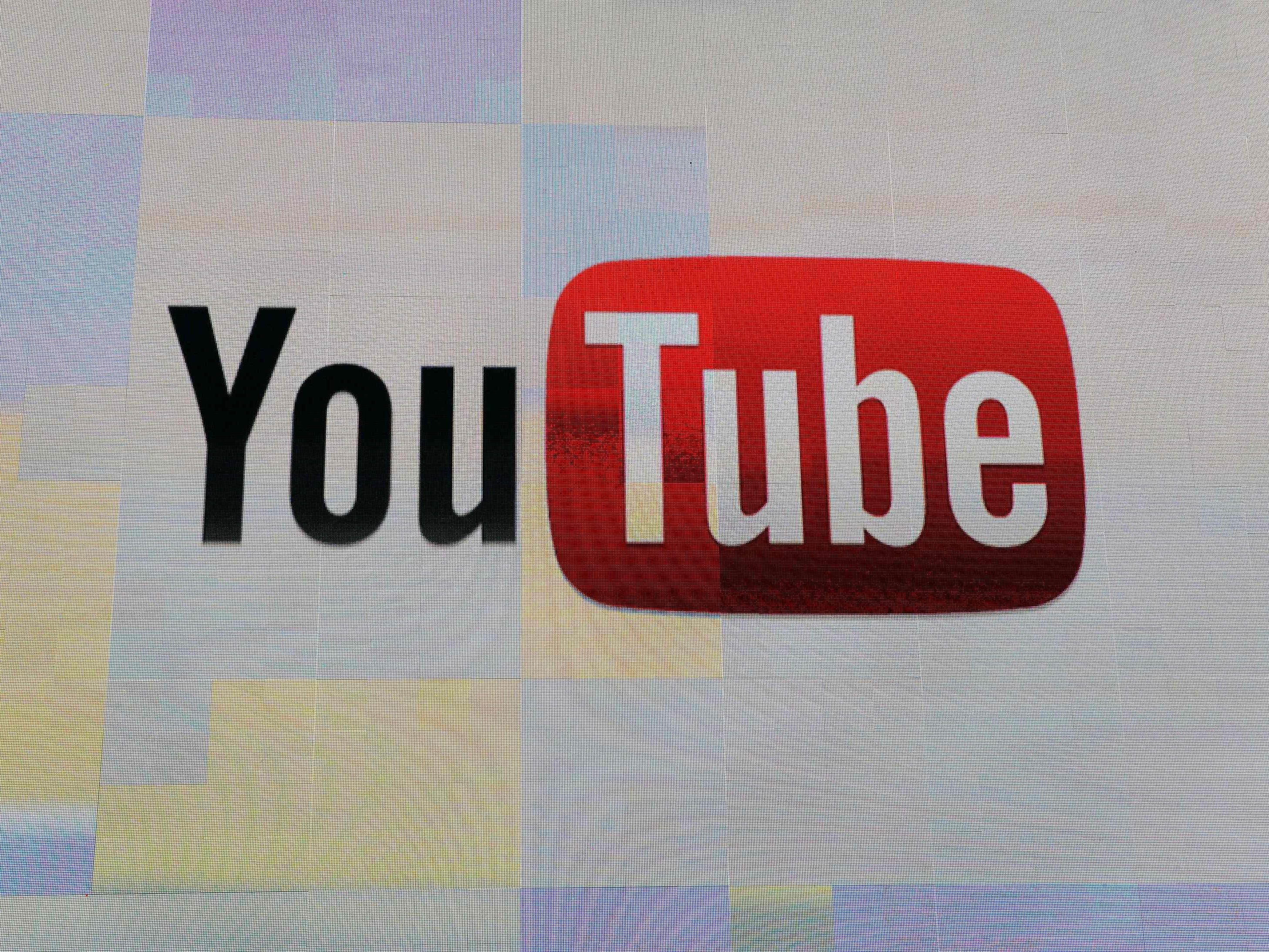Jede Minute werden 100 Stunden Videomaterial auf Youtube hochgeladen. Jede Minute werden 100 Stunden Videomaterial auf Youtube hochgeladen.