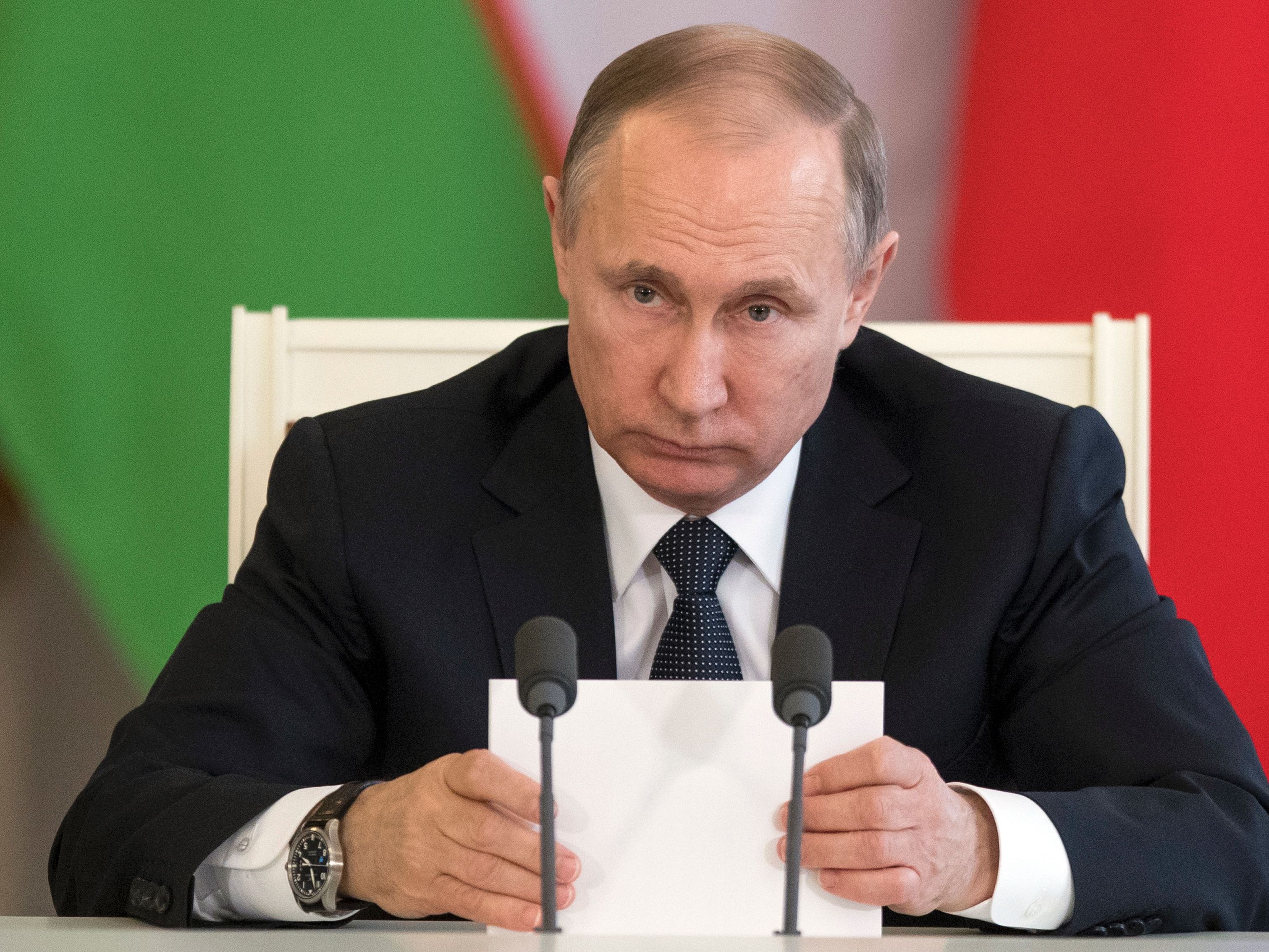 Der US-Angriff auf einen syrischen Flugplatz bealstet die Beziehungen zu Russland schwer. Der US-Angriff auf einen syrischen Flugplatz bealstet die Beziehungen zu Russland schwer.