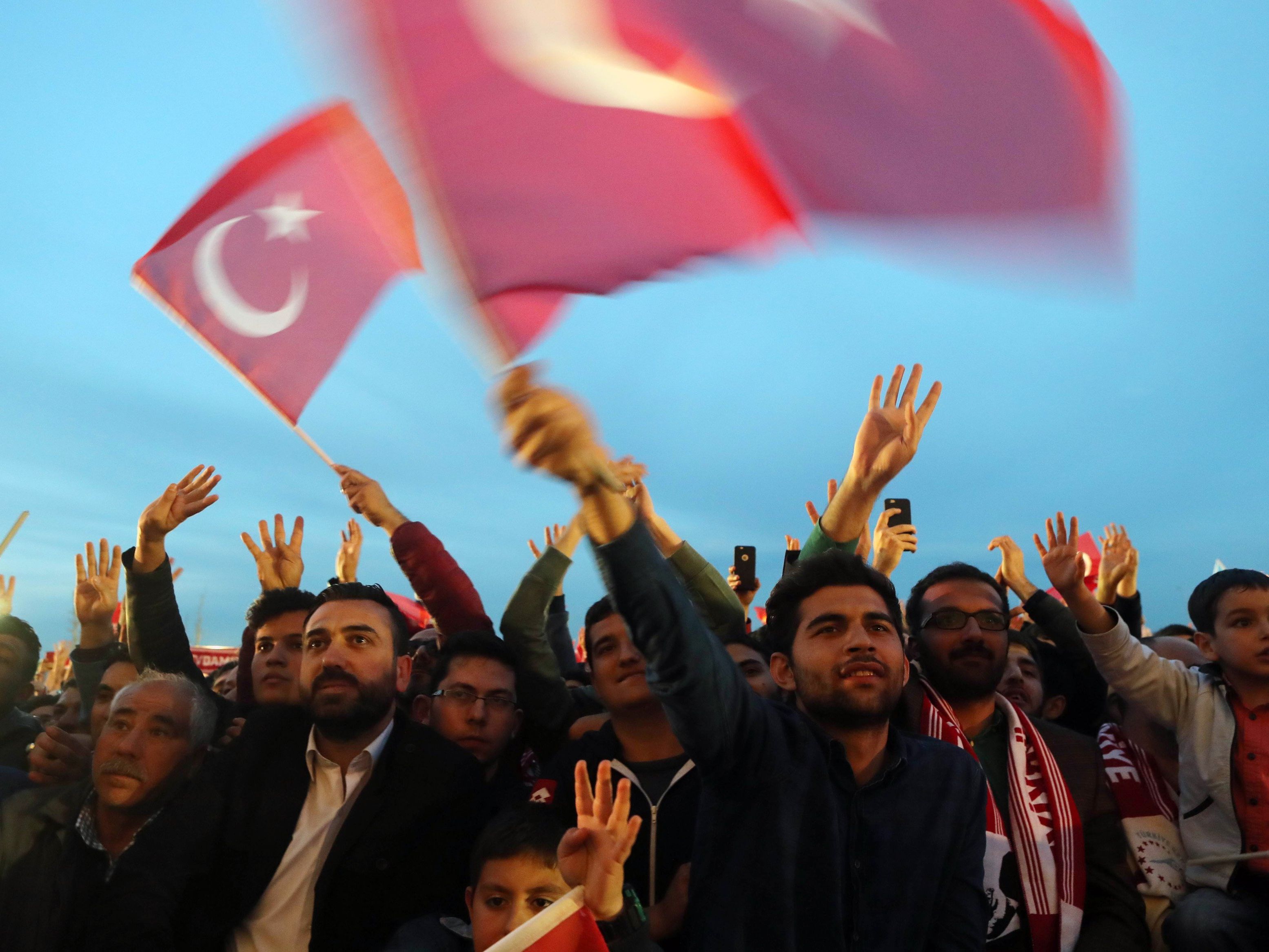 Außerhalb der Türkei waren die Ergebnisse eindeutiger. Außerhalb der Türkei waren die Ergebnisse eindeutiger.