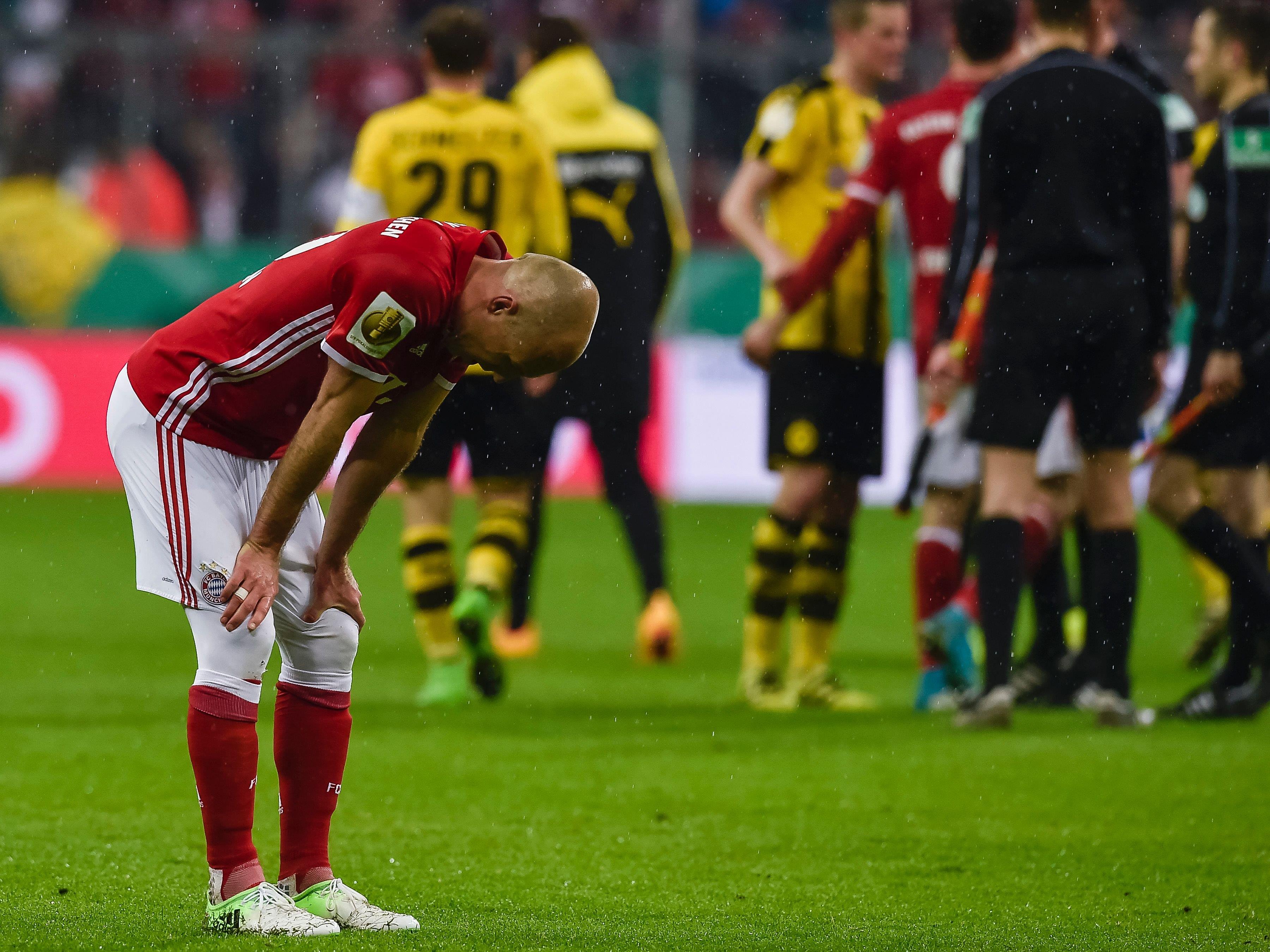 Arjen Robben ist die Enttäuschung nach dem Pokal-Aus gegen Dortmund anzusehen.