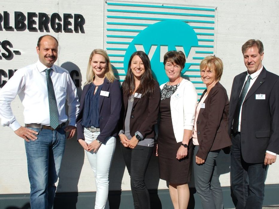 Das Team der VLV Versicherung freut sich über seine neue Arbeitsstätte. Das Team der VLV Versicherung freut sich über seine neue Arbeitsstätte.