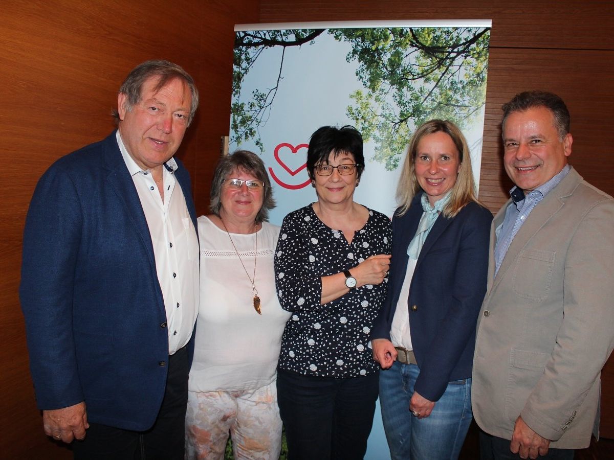 Helmut Leite, Waltraud Bayer, Elisabeth Raid, Sabine Visintainer und Referent Norbert Schnetzer. Helmut Leite, Waltraud Bayer, Elisabeth Raid, Sabine Visintainer und Referent Norbert Schnetzer.