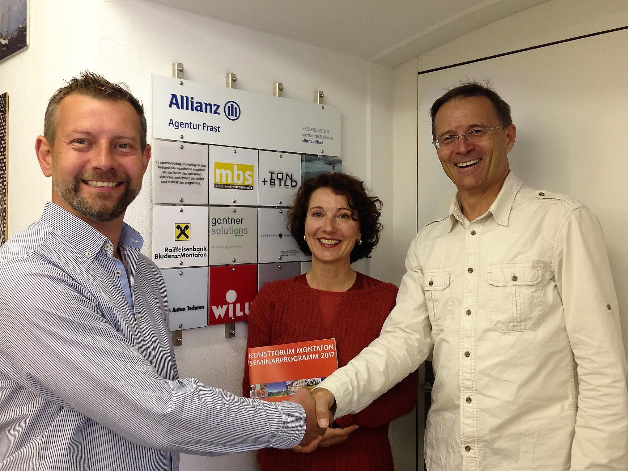 Allianz Agentur Frast und Kunstforum Montafon freuen sich über die gemeinsame Zusammenarbeit v.l.n.r.: Boris Frast, Allianz-Agentur Frast, Dagmar Lang und Roland Haas, Kunstforum Montafon Allianz Agentur Frast und Kunstforum Montafon freuen sich über die gemeinsame Zusammenarbeit v.l.n.r.: Boris Frast, Allianz-Agentur Frast, Dagmar Lang und Roland Haas, Kunstforum Montafon