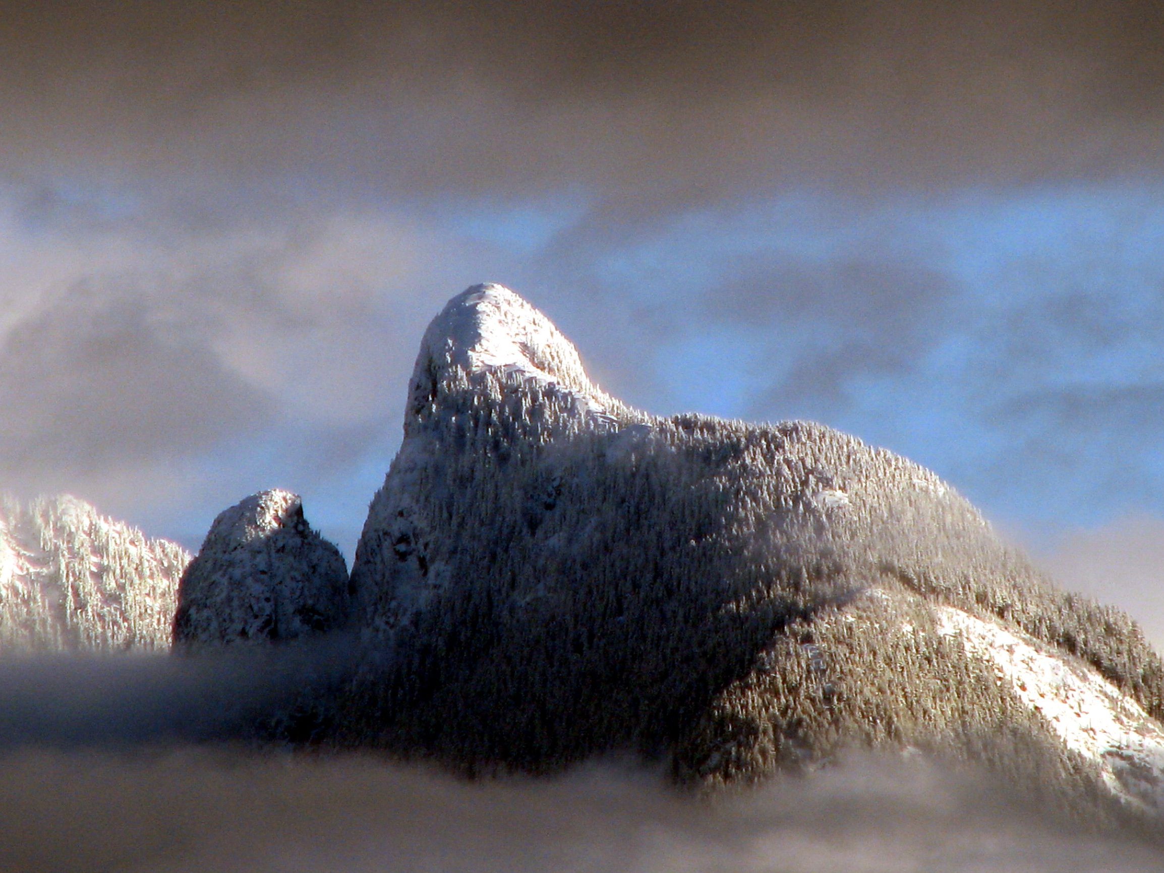 In Kanada sind fünf bergsteiger über 500 Meter in den Tod gestürzt. In Kanada sind fünf bergsteiger über 500 Meter in den Tod gestürzt.