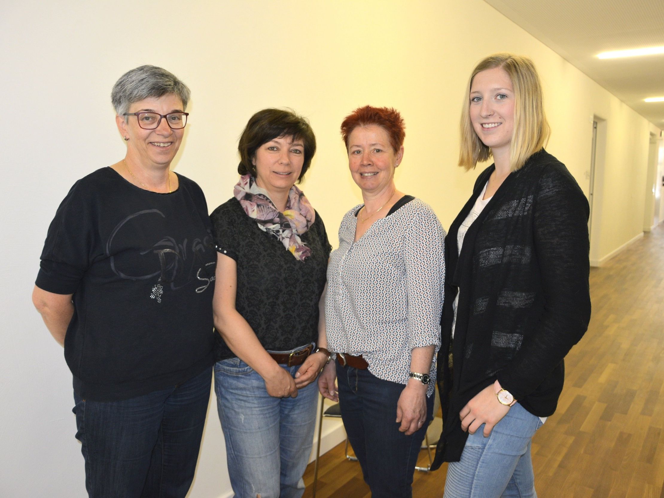 Vier Mitarbeiterinnen der MoHi Lustenau haben bereits die Ausbildung für das Trainingsprogramm erfolgreich abgeschlossen. Vier Mitarbeiterinnen der MoHi Lustenau haben bereits die Ausbildung für das Trainingsprogramm erfolgreich abgeschlossen.