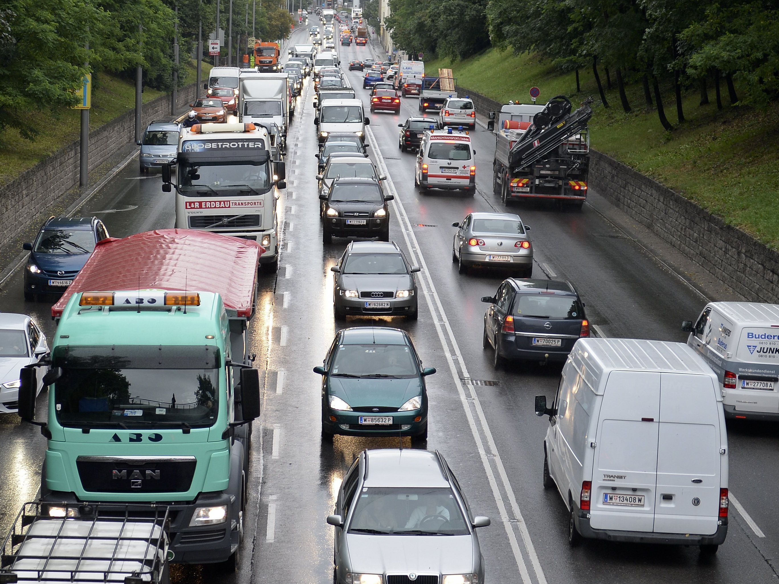 Stauwarnung für das Wochenende, vor allem rund um Wien Stauwarnung für das Wochenende, vor allem rund um Wien