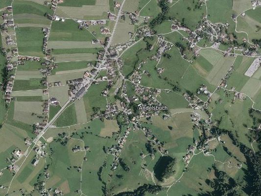 Ein Kleinlaster brachte eine 26-jährige Mofafahrerin in Andelsbuch zu Sturz. Ein Kleinlaster brachte eine 26-jährige Mofafahrerin in Andelsbuch zu Sturz.