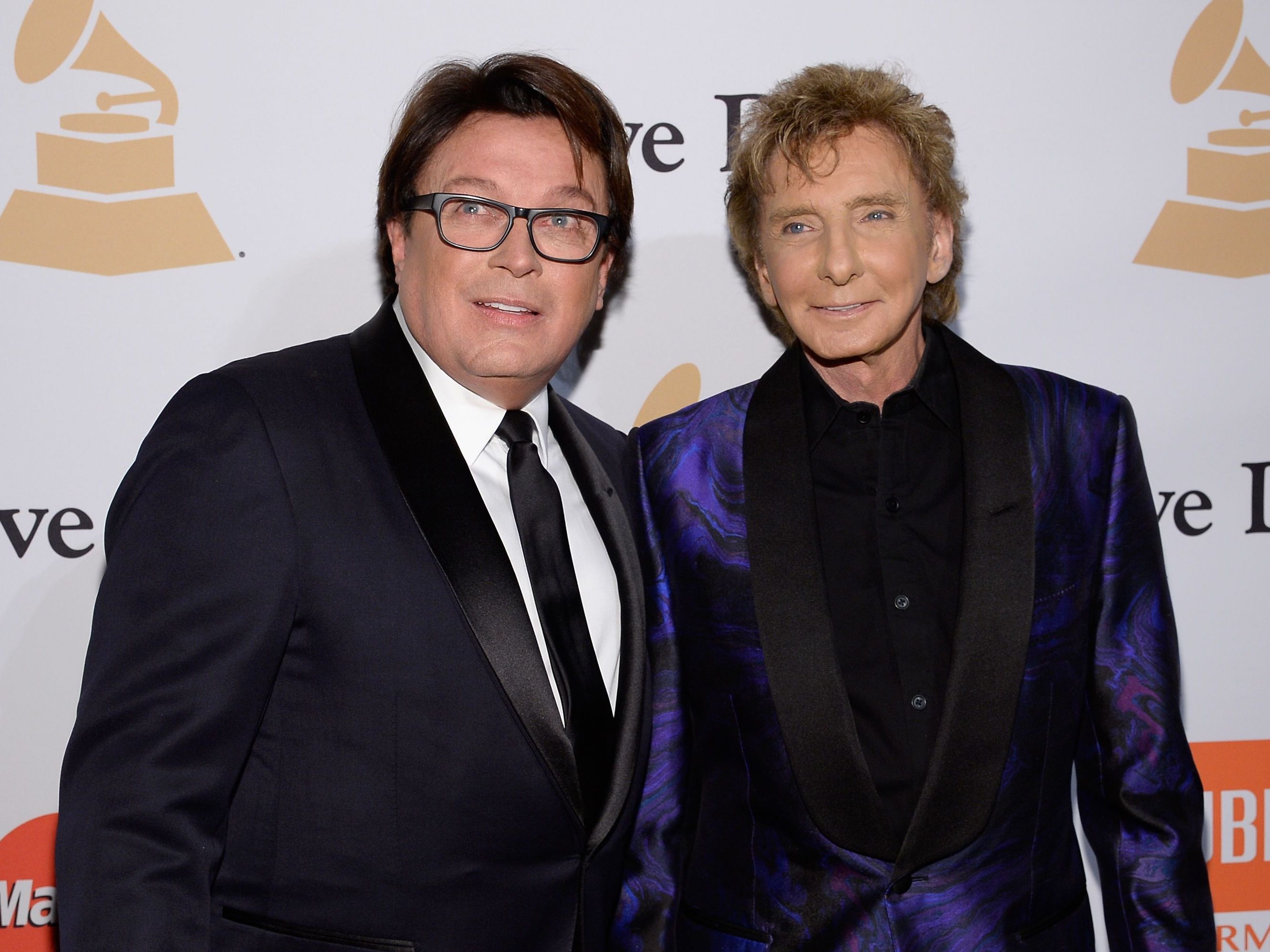 Der US-amerikanische Schmusesänger Barry Manilow (73) outete sich in einem Interview. Der US-amerikanische Schmusesänger Barry Manilow (73) outete sich in einem Interview.