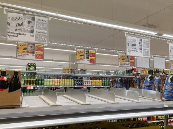 Leere Regale in Vorarlberger Spar-Filialen. Leere Regale in Vorarlberger Spar-Filialen.