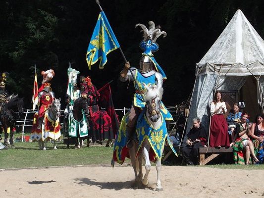 Am Osterwochenende lockt der Mittelaltermarkt auf der Ruine Aggstein mit zahlreichen Highlights.