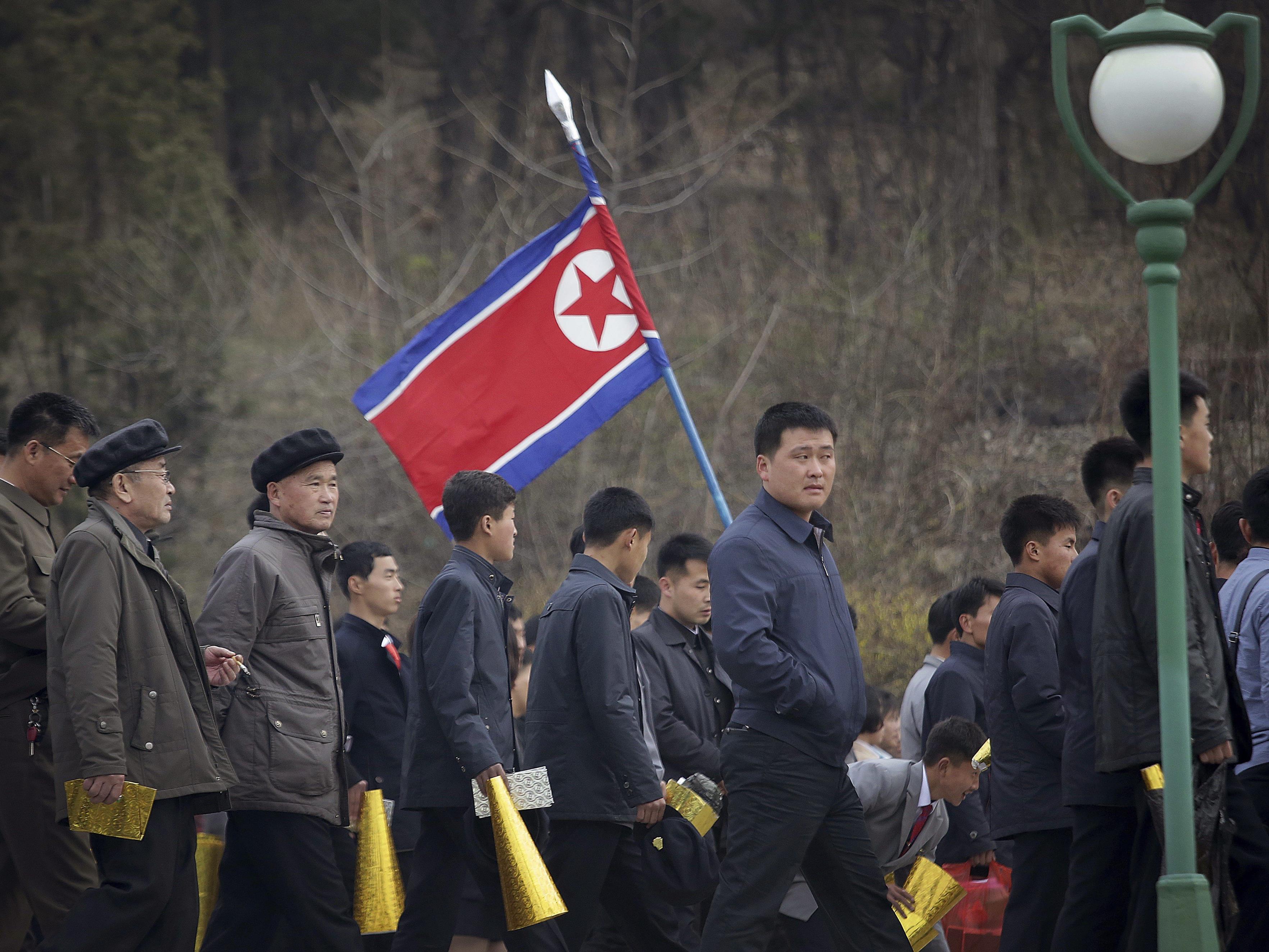 Diese Fans besuchten gerade ein Fußballspiel in Nordkorea.