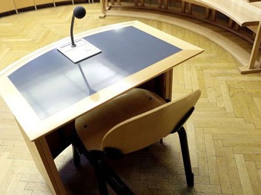 Der 16-Jährige musste sich vor Gericht verantworten. Der 16-Jährige musste sich vor Gericht verantworten.