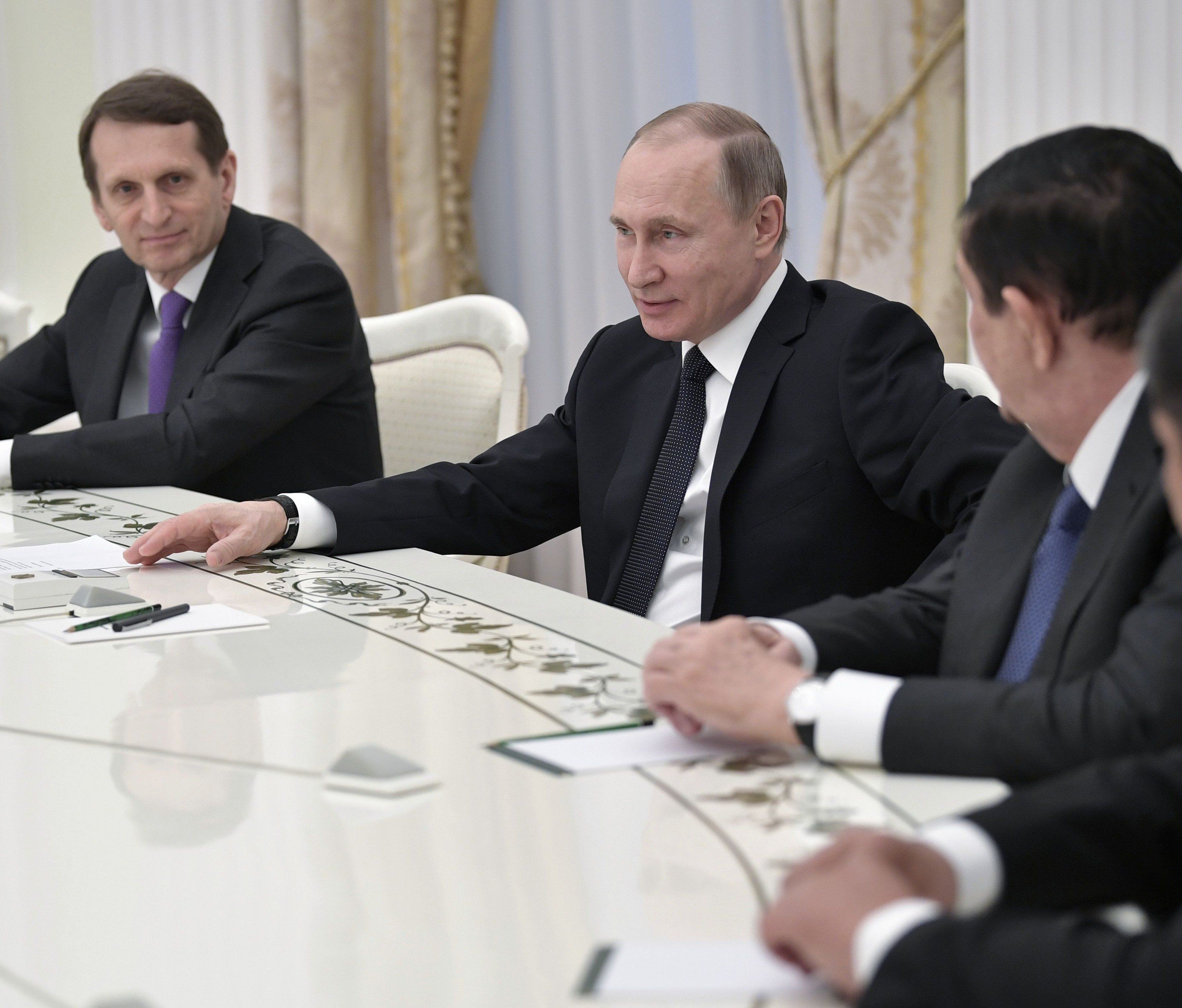 Der russische Präsident berät sich mit Experten: Wie reagieren auf den US-Angriff auf einen Verbündeten? Der russische Präsident berät sich mit Experten: Wie reagieren auf den US-Angriff auf einen Verbündeten?