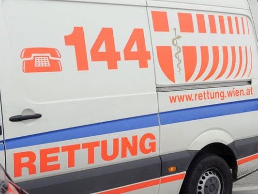 Offenbar Säureattacke auf Rettungswagen in Wien Offenbar Säureattacke auf Rettungswagen in Wien