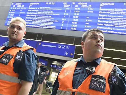 Die ÖBB-Zugbegleiter werden ab Juni mit Bodycams ausgestattet.