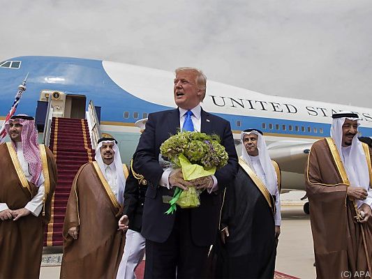 Trump wurde von König Salman empfangen Trump wurde von König Salman empfangen