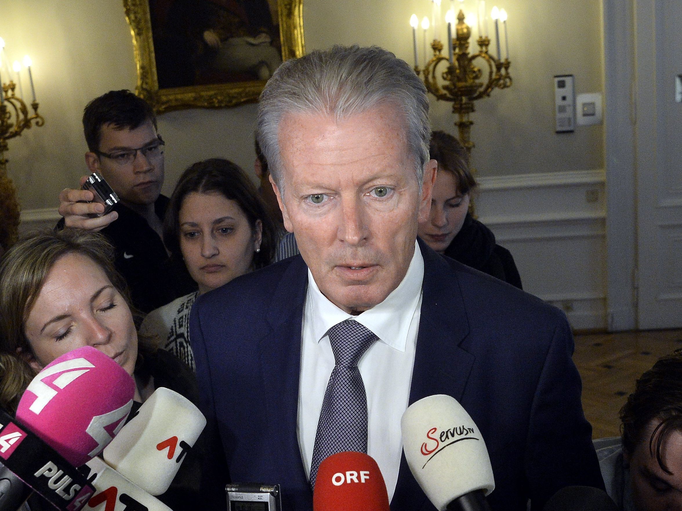 Mitterlehner tritt zurück. Mitterlehner tritt zurück.