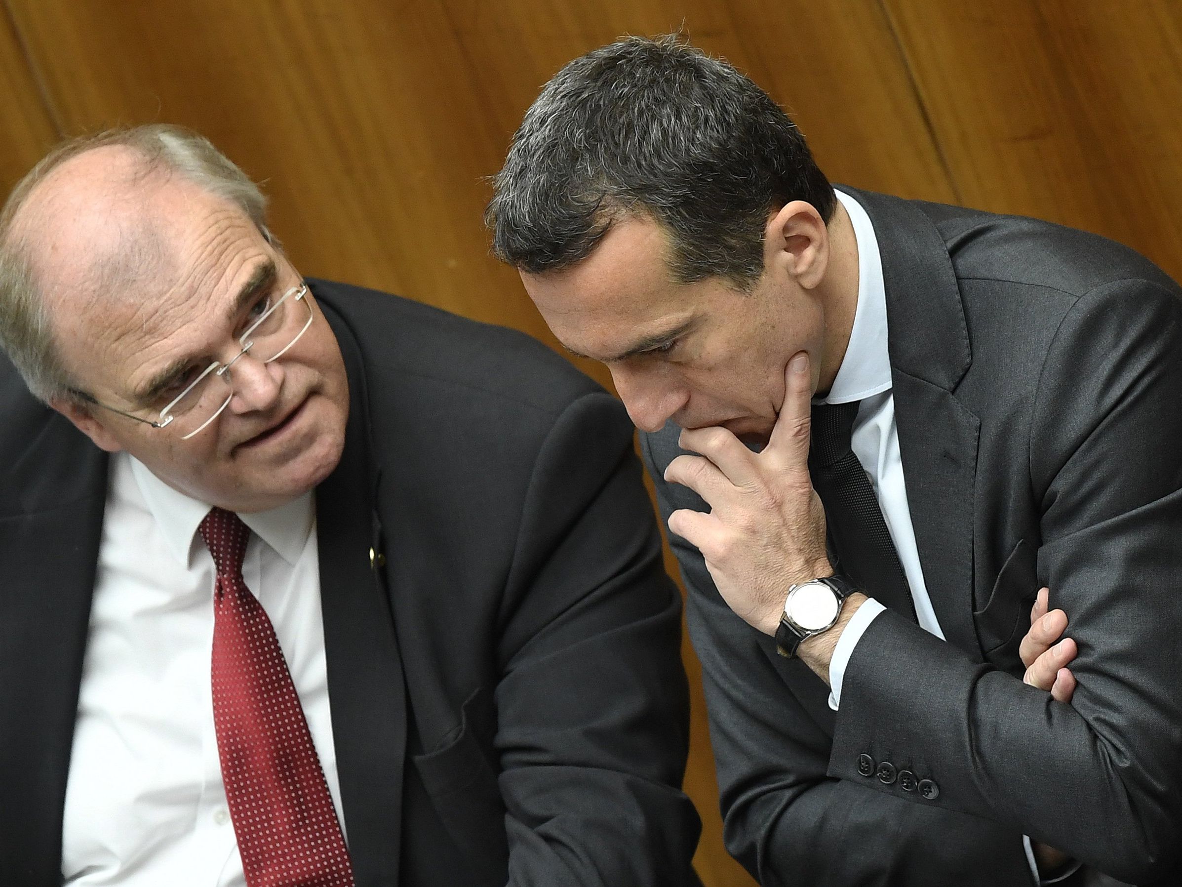 "Es wäre nur bitter, wenn ich Ambitionen hätte. Das habe ich aber nicht." - Der Vizekanzler grämt sich nicht ob seines Daseins als politischer Masseverwalter. "Es wäre nur bitter, wenn ich Ambitionen hätte. Das habe ich aber nicht." - Der Vizekanzler grämt sich nicht ob seines Daseins als politischer Masseverwalter.