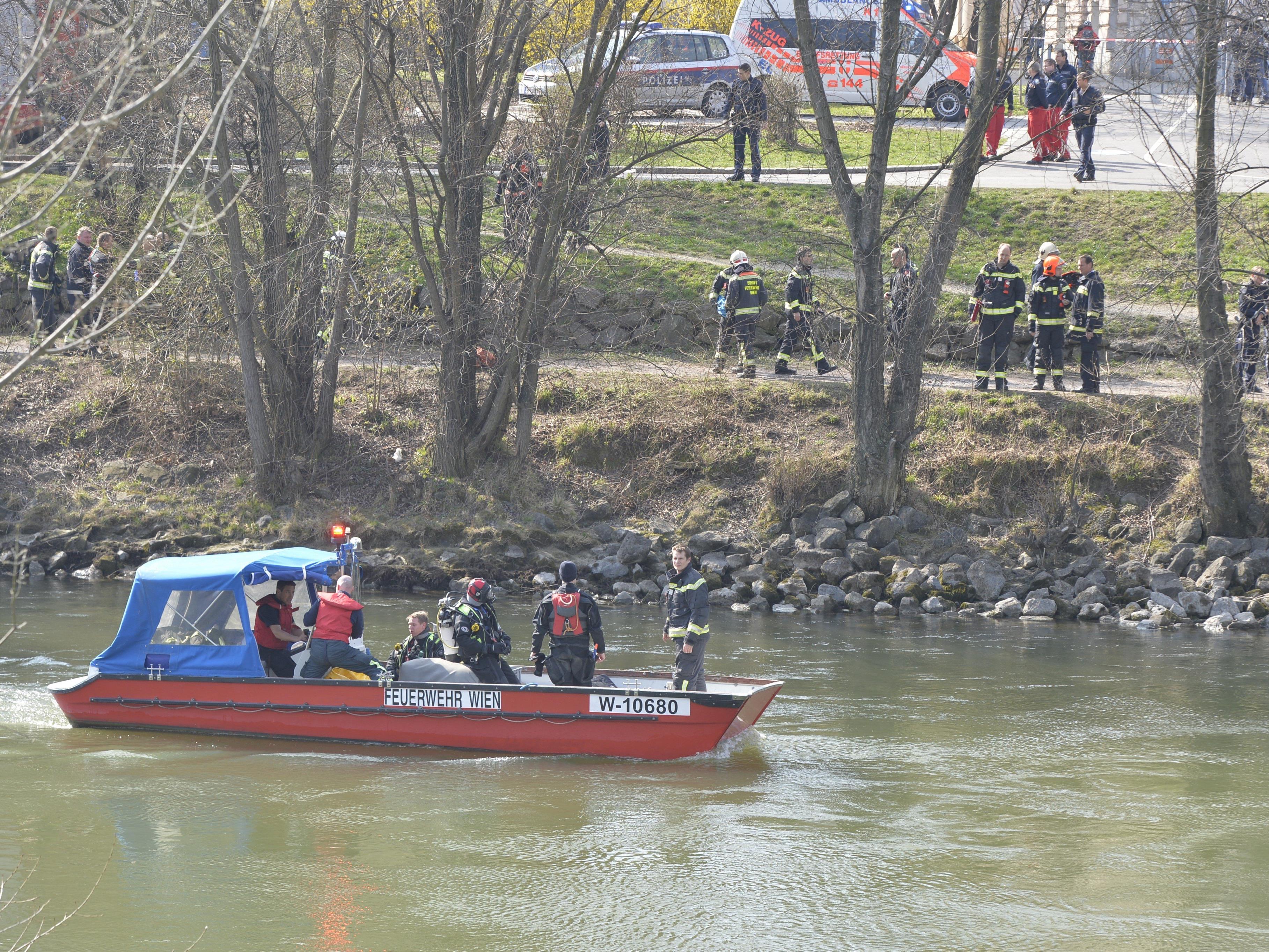 Die männliche Leiche wurde im Wiener Donaukanal gefunden.