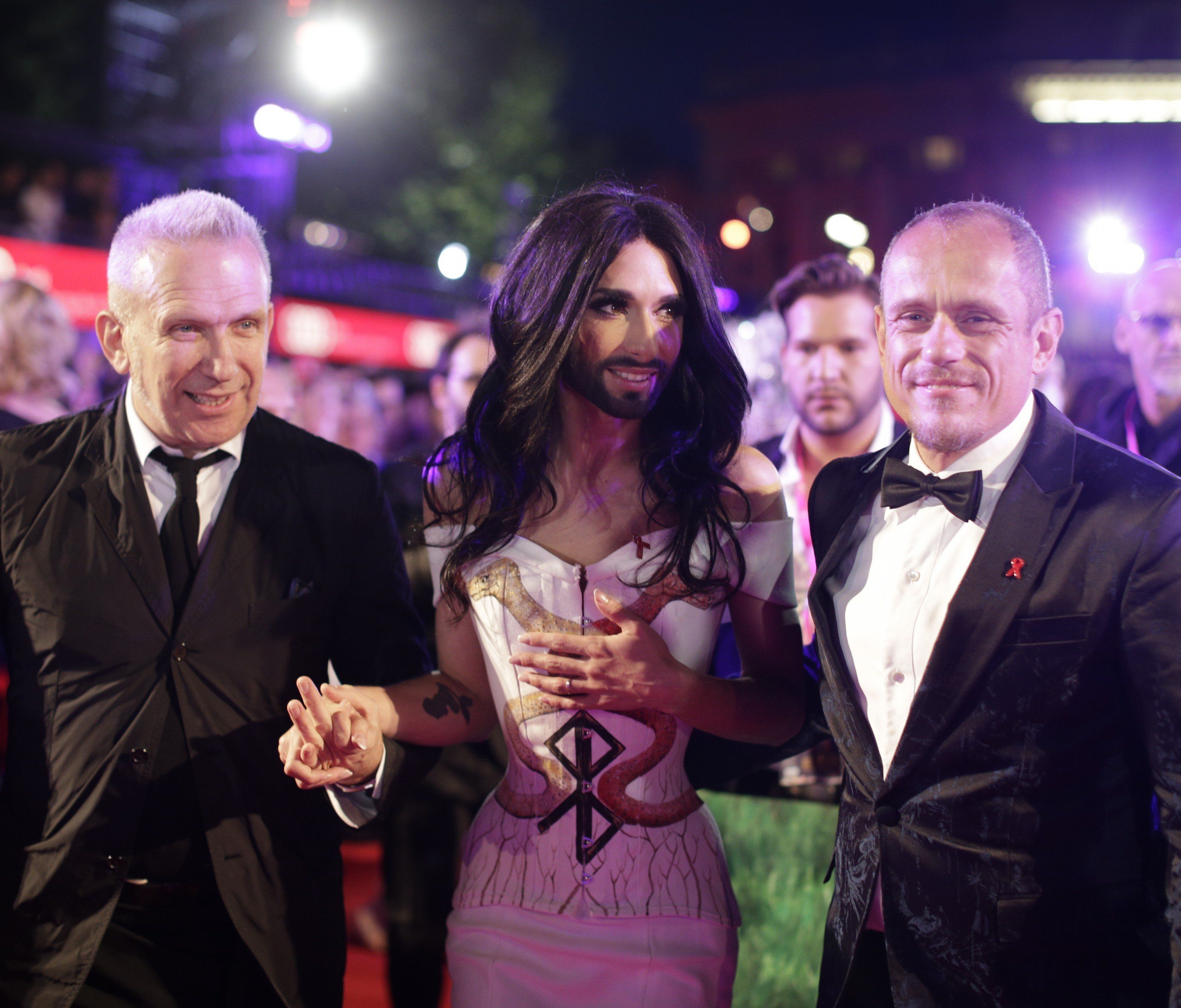 Jean Paul Gaultier, Sängerin Conchita Wurst und Life Ball-Veranstalter Gery Keszler beim Life Ball 2014.