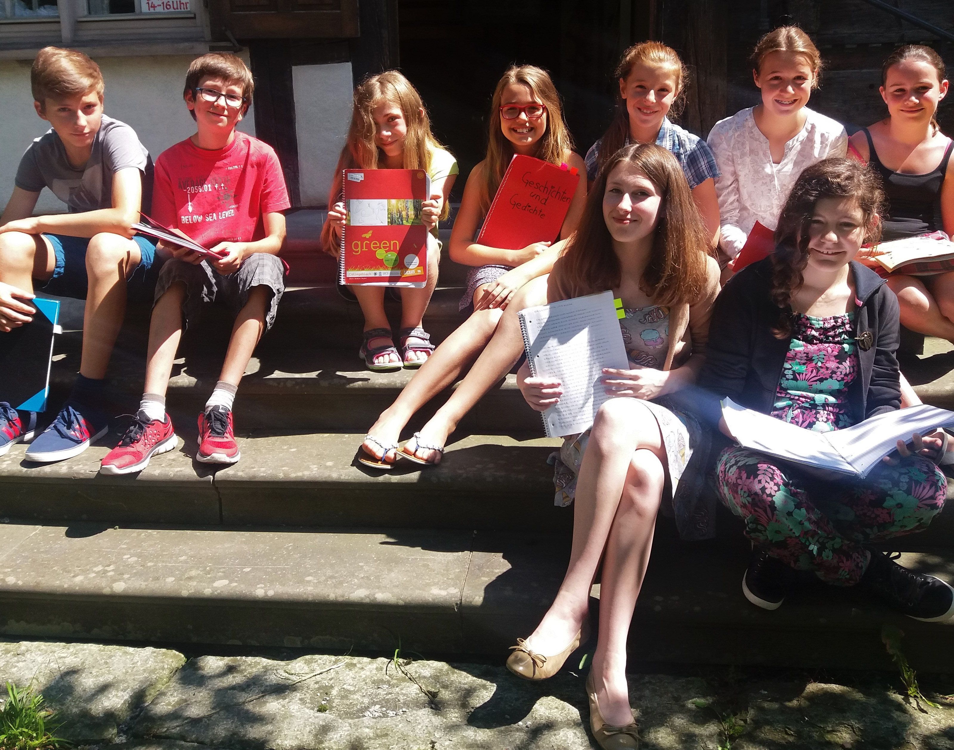 Den jungen Autorinnen und Autoren macht schreiben Spass. Den jungen Autorinnen und Autoren macht schreiben Spass.