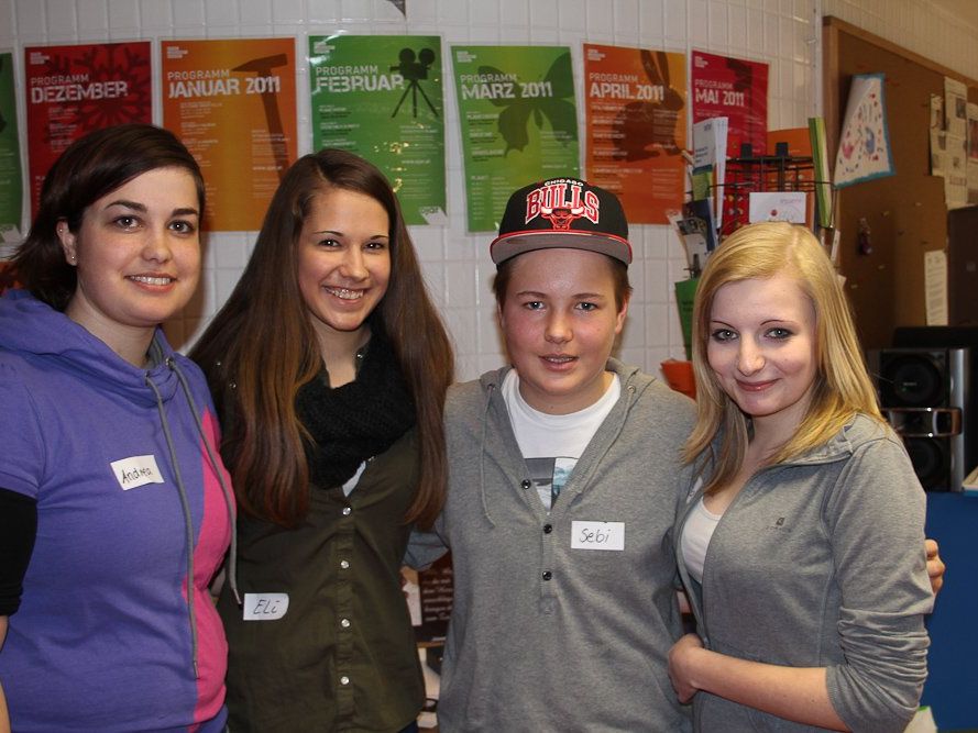 Ein Treffpunkt für eine abwechslungsreiche Freizeitgestaltung sind die Jugendtreffs - wie hier Jugendliche im "Planet" in Rankweil. Ein Treffpunkt für eine abwechslungsreiche Freizeitgestaltung sind die Jugendtreffs - wie hier Jugendliche im "Planet" in Rankweil.