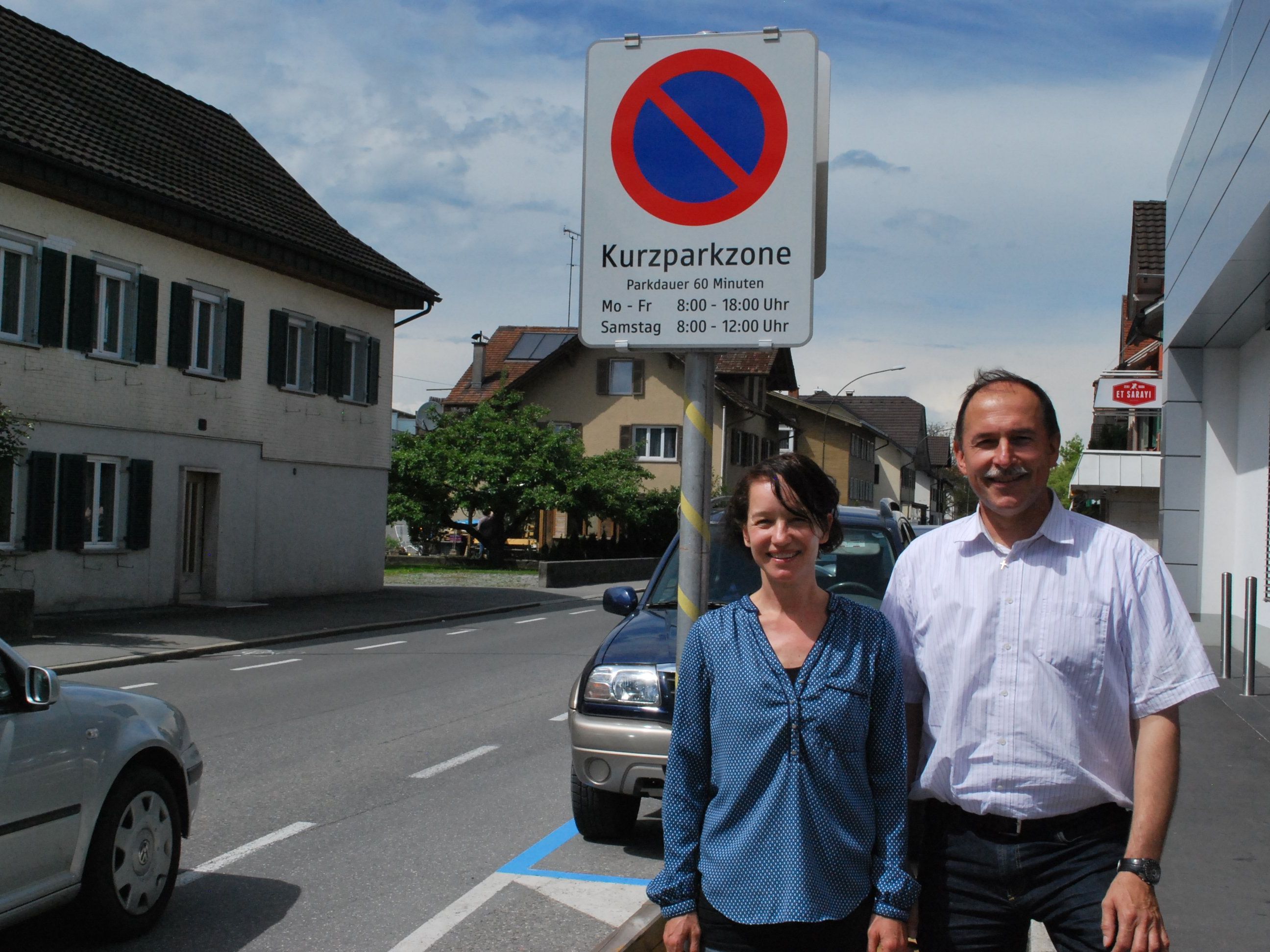 Sylvia Golderer, Dietmar Haller. Geschäftsleute, Kunden und Anrainer sind zufrieden. Sylvia Golderer, Dietmar Haller. Geschäftsleute, Kunden und Anrainer sind zufrieden.