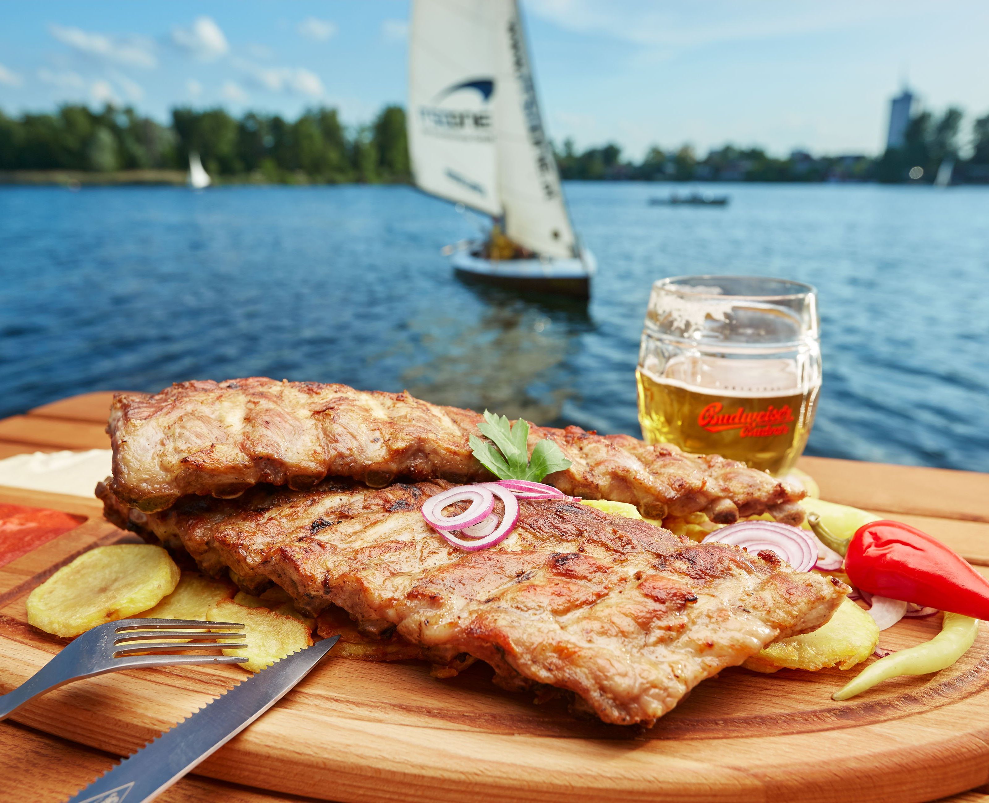 Großartiger Mampf in bester Lage beim Strandcafé an der alten Donau Großartiger Mampf in bester Lage beim Strandcafé an der alten Donau