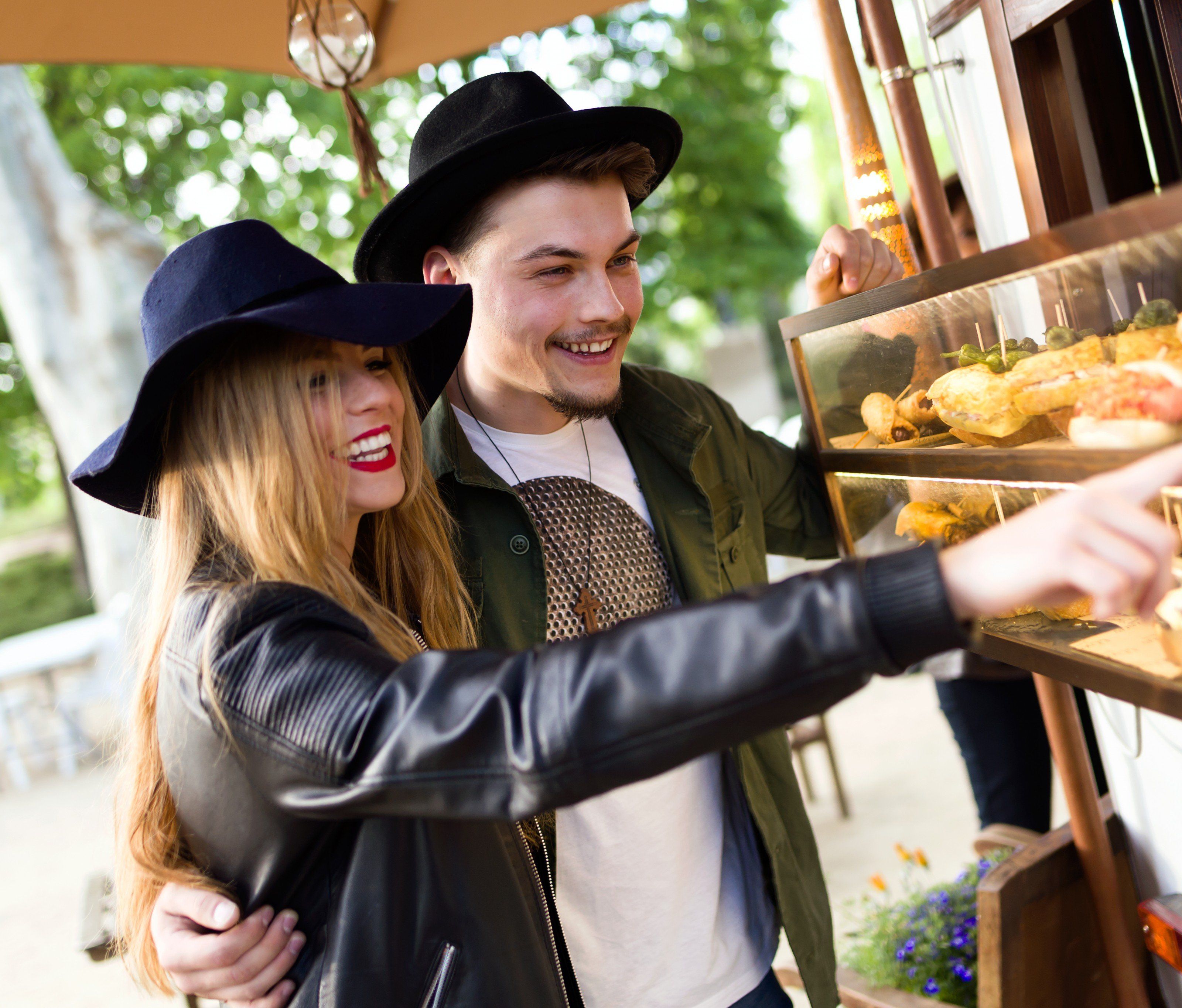 Das Food Festival lädt zu Kunst und Kulinarik vor dem MQ in Wien Das Food Festival lädt zu Kunst und Kulinarik vor dem MQ in Wien