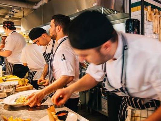 Jamie Oliver eröffnet ein Italo-Restaurant in Wien.