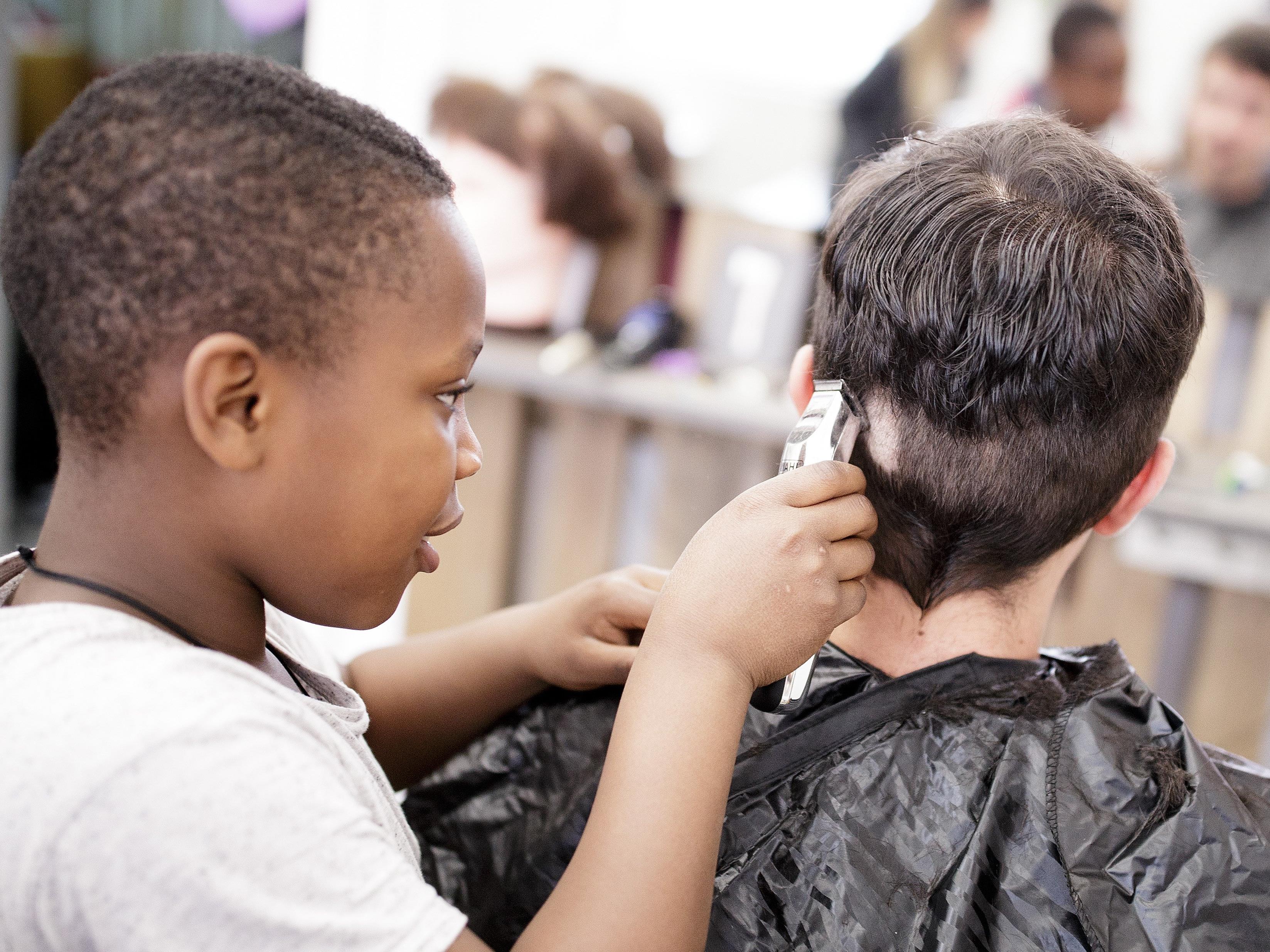Gut besucht: "Haircuts by Children" im Zuge der Wiener Festwochen