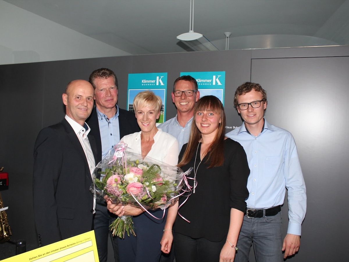 Das Team von Klimmer Wohnbau lud zur 25-Jahr-Feier. Das Team von Klimmer Wohnbau lud zur 25-Jahr-Feier.