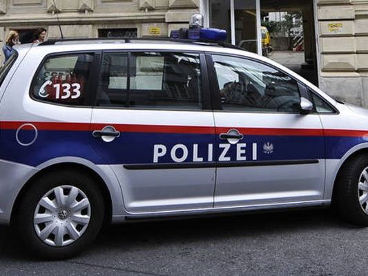 Der Mann hat seine Tante lebensgefährlich verletzt. Der Mann hat seine Tante lebensgefährlich verletzt.