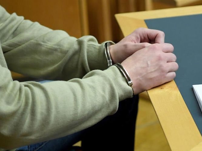 Der Mann erhielt zwei Jahre unbedingt. Der Mann erhielt zwei Jahre unbedingt.