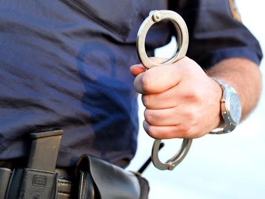 Nach Banküberfall im Bezirk Baden zweiter Verdächtiger festgenommen