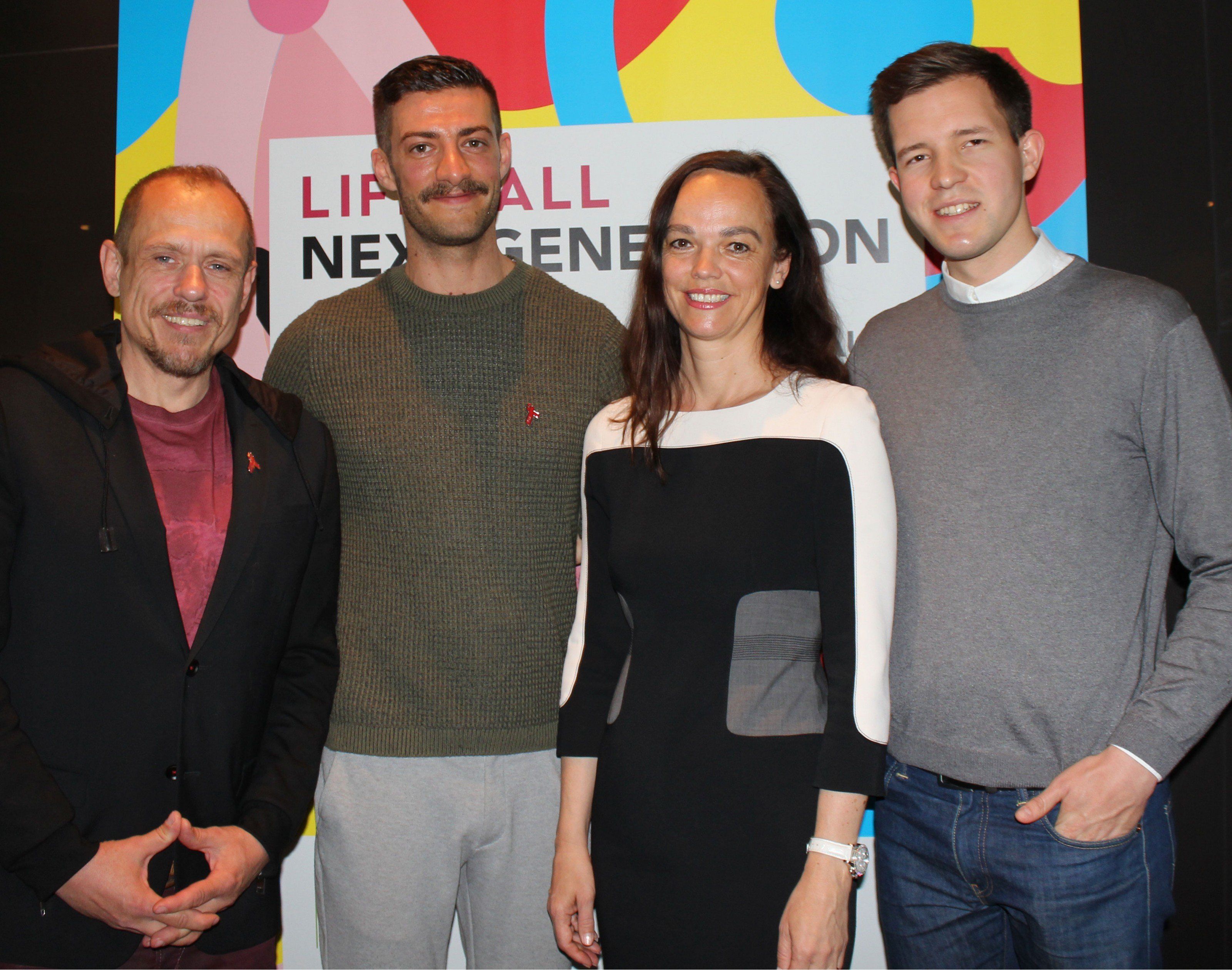 Bei der Pressekonferenz zu "Lifeball: Next Generation". Bei der Pressekonferenz zu "Lifeball: Next Generation".