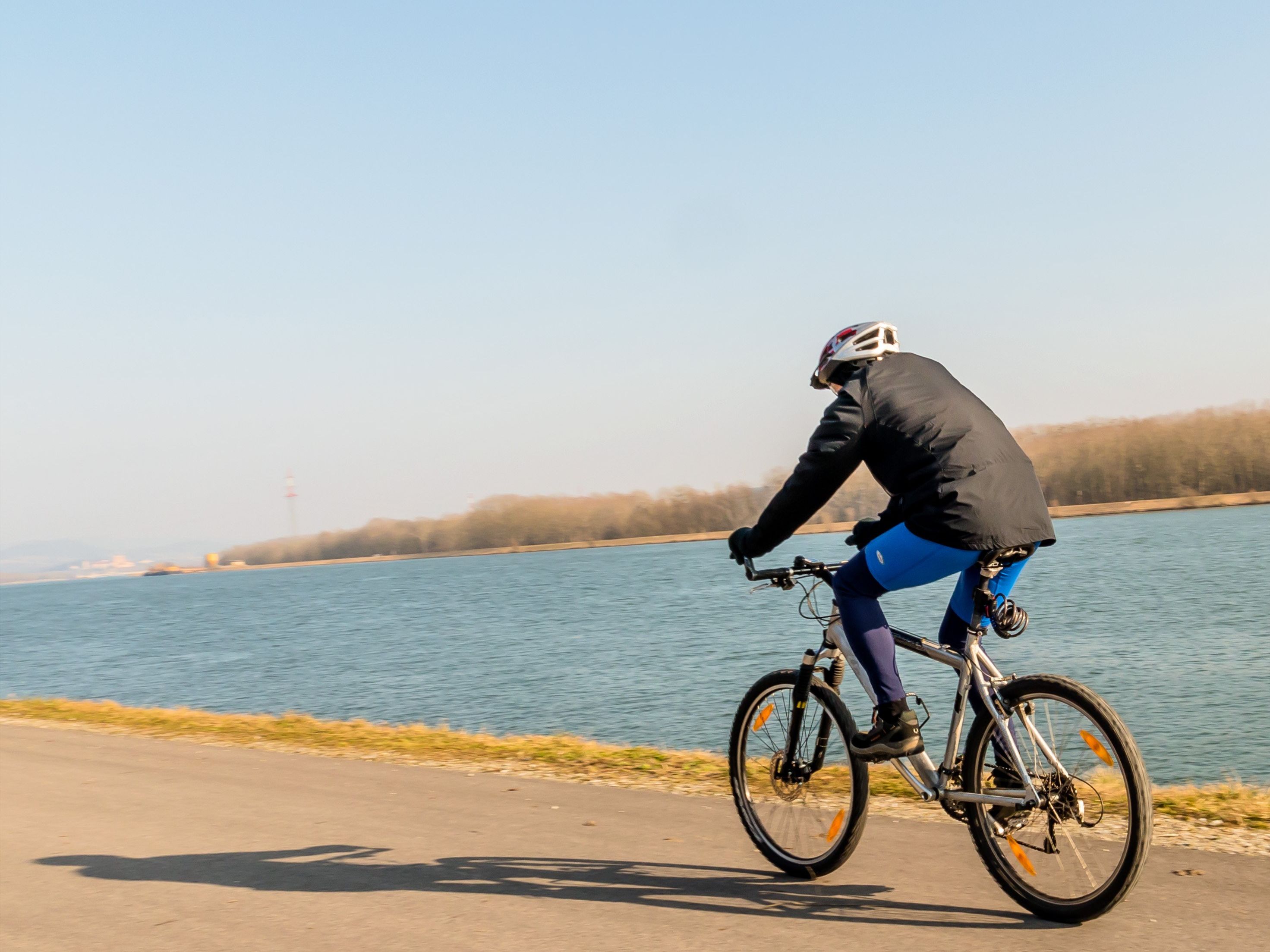 Der Radfahrer wurde unbestimmten Grades verletzt. Der Radfahrer wurde unbestimmten Grades verletzt.