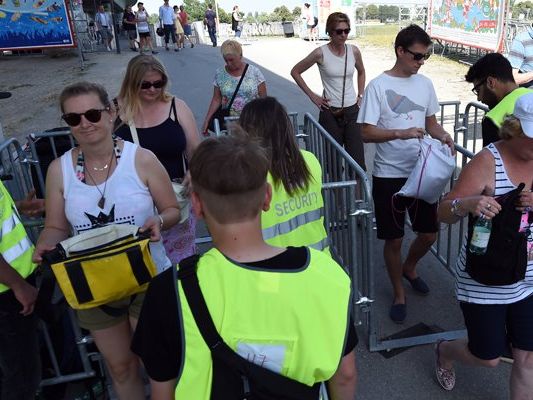 Die Sicherheitsmaßnahmen am Donauinselfest sind bereits im Vorjahr verstärkt worden. Die Sicherheitsmaßnahmen am Donauinselfest sind bereits im Vorjahr verstärkt worden.