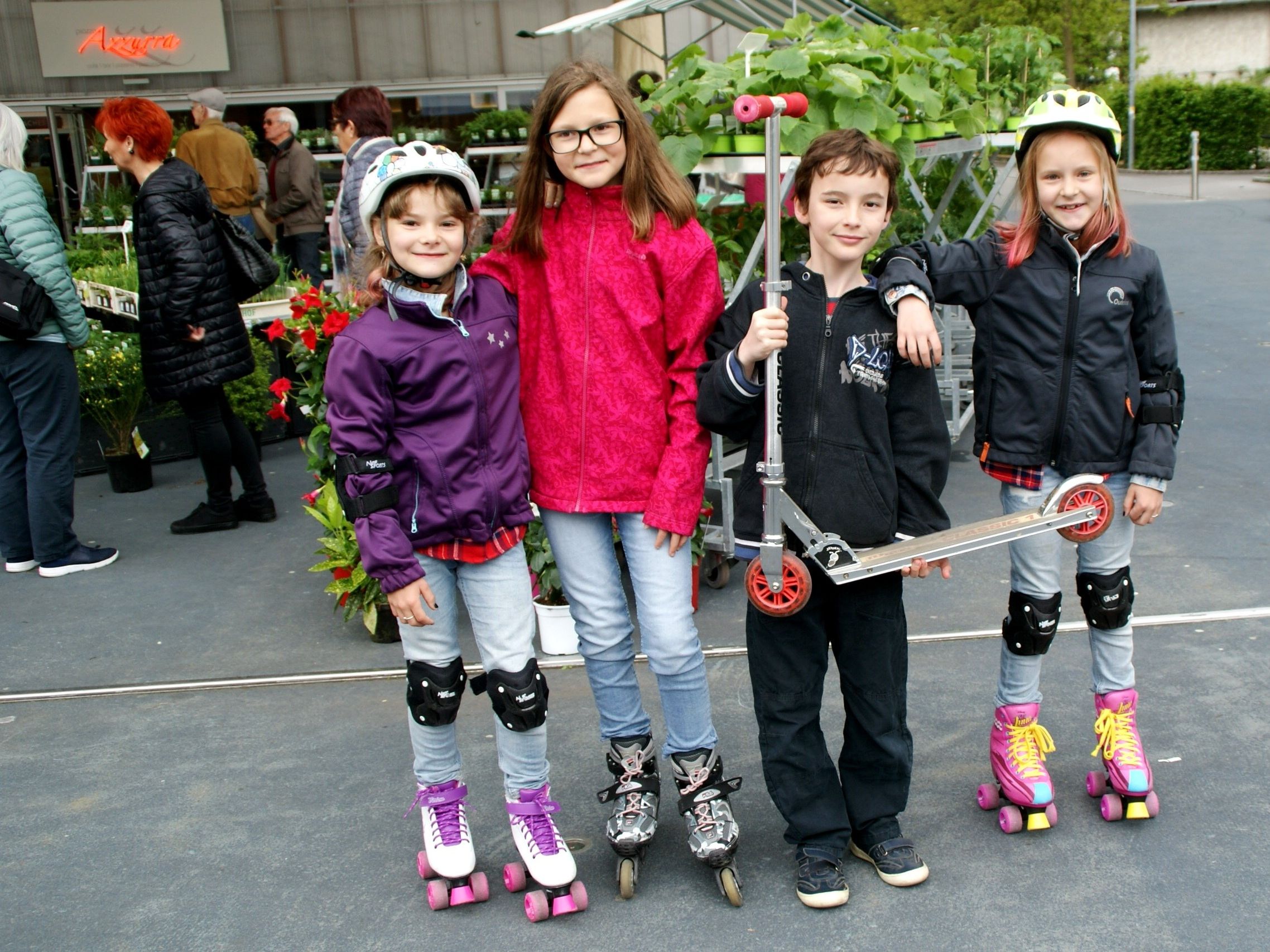 Die Kids waren auf der Suche nach einem Muttertags-Geschenk. Die Kids waren auf der Suche nach einem Muttertags-Geschenk.