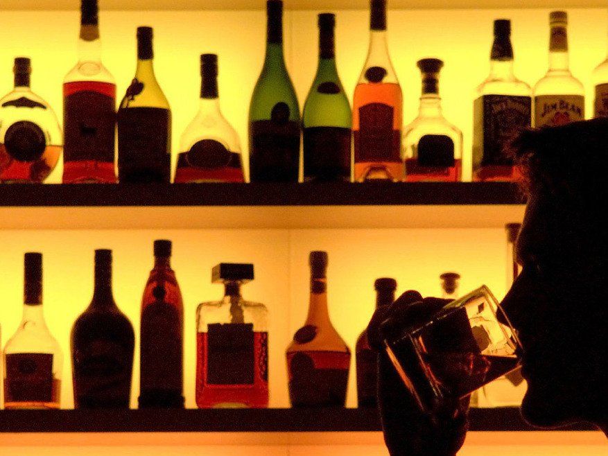 Der Mann hatte vor dem Vorfall sehr viel Alkohol konsukmiert. Der Mann hatte vor dem Vorfall sehr viel Alkohol konsukmiert.