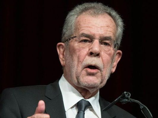Kopftuch: Van der Bellen sieht "Fehler, wenn man so will" Kopftuch: Van der Bellen sieht "Fehler, wenn man so will"