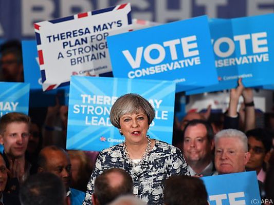 May hofft auf eine Mehrheit für die Konservativen May hofft auf eine Mehrheit für die Konservativen