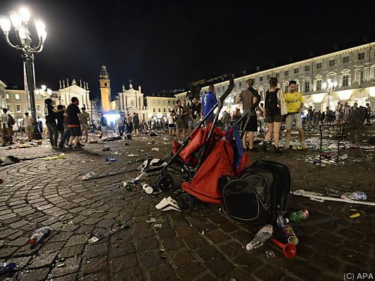 1.527 Personen wurden bei der Massenpanik verletzt 1.527 Personen wurden bei der Massenpanik verletzt