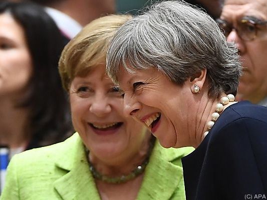 May mit der deutschen Kanzlerijn Merkel May mit der deutschen Kanzlerijn Merkel