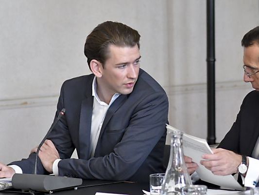 Kurz auf eins in der Umfrage, Kern auf drei Kurz auf eins in der Umfrage, Kern auf drei