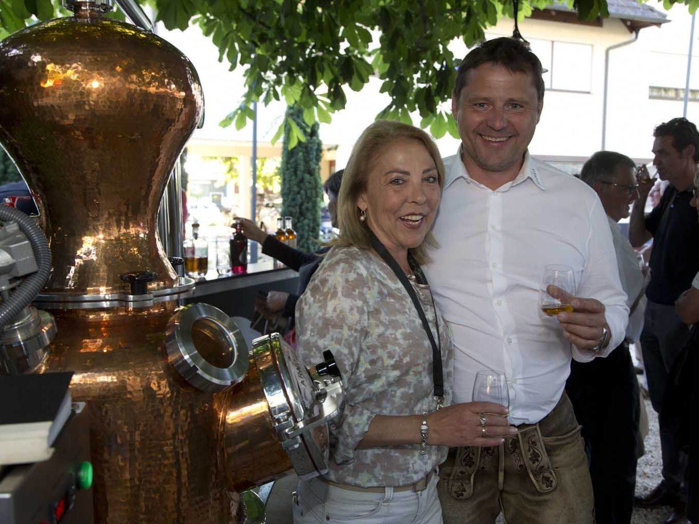 Harald Keckeis (Destillerie Keckeis) war mit seiner mobilen Brennerei zu Gast im Rankweiler Hof. Harald Keckeis (Destillerie Keckeis) war mit seiner mobilen Brennerei zu Gast im Rankweiler Hof.